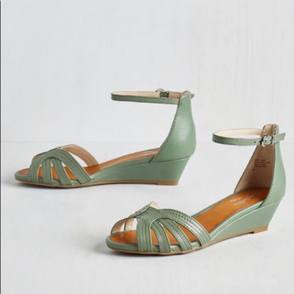 Never worn wedges